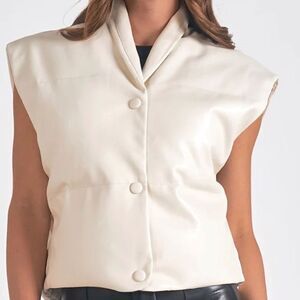 🆕 Elan Skye White Vest size Med